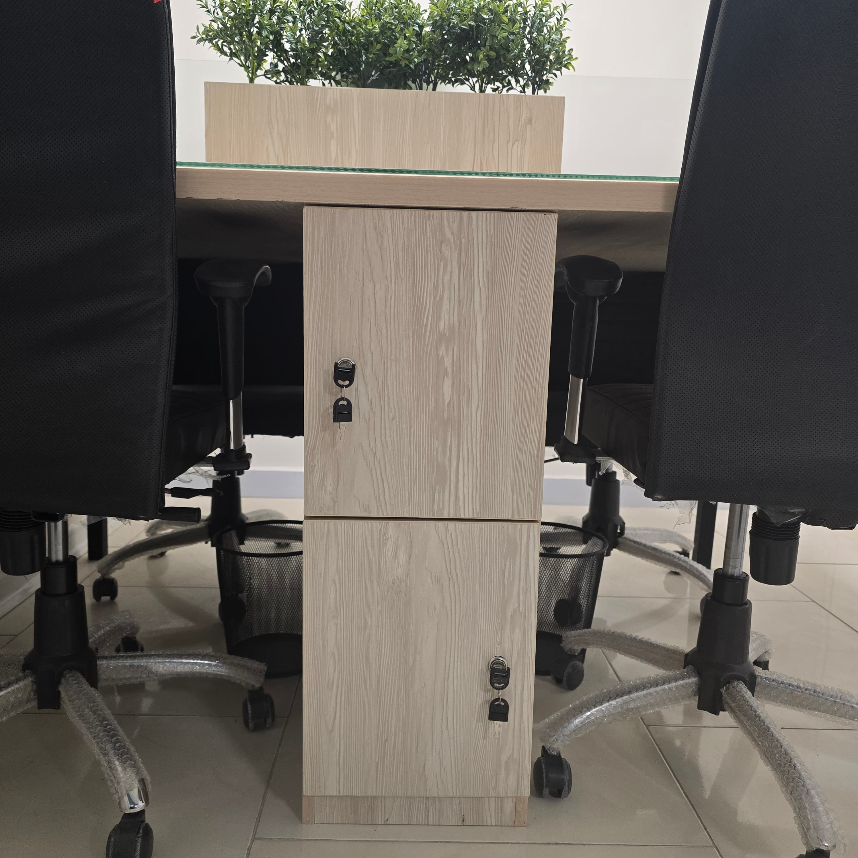 میز کار اختصاصی داخل اتاق - تصویر 2